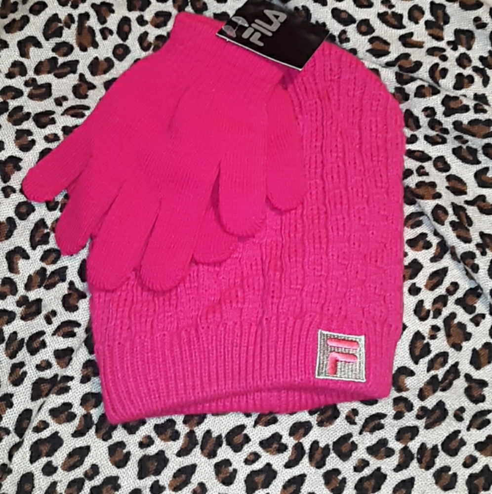 FILA Hood and Glove Set